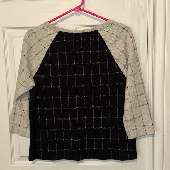 3 for $30 Loft black white gray 3/4 sleeve pattern shirt size medium petite - Picture 2 of 3